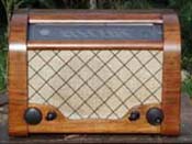 Vintage and Classic Radios, Record Players, phonograph, gramophone, Hi Fidelity, Vintage Stereos and more for sale.